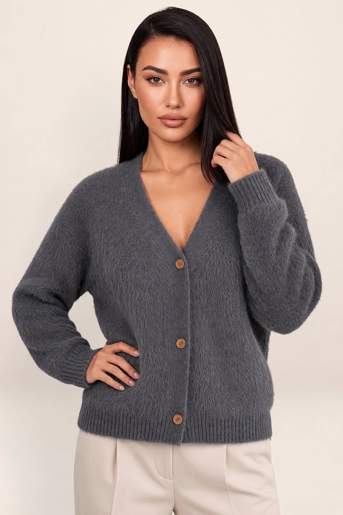 Women's Cardigan with Button Front & V-Neck Design | Versatile Layering Piece for All Seasons