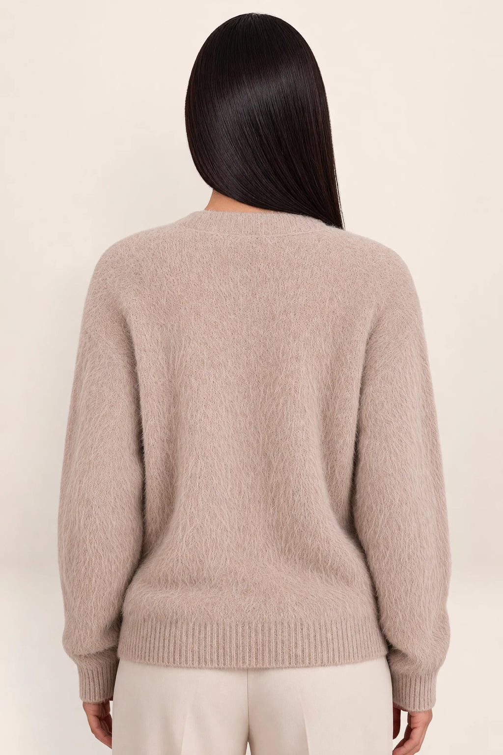 Women's Cardigan with Button Front & V-Neck Design | Versatile Layering Piece for All Seasons