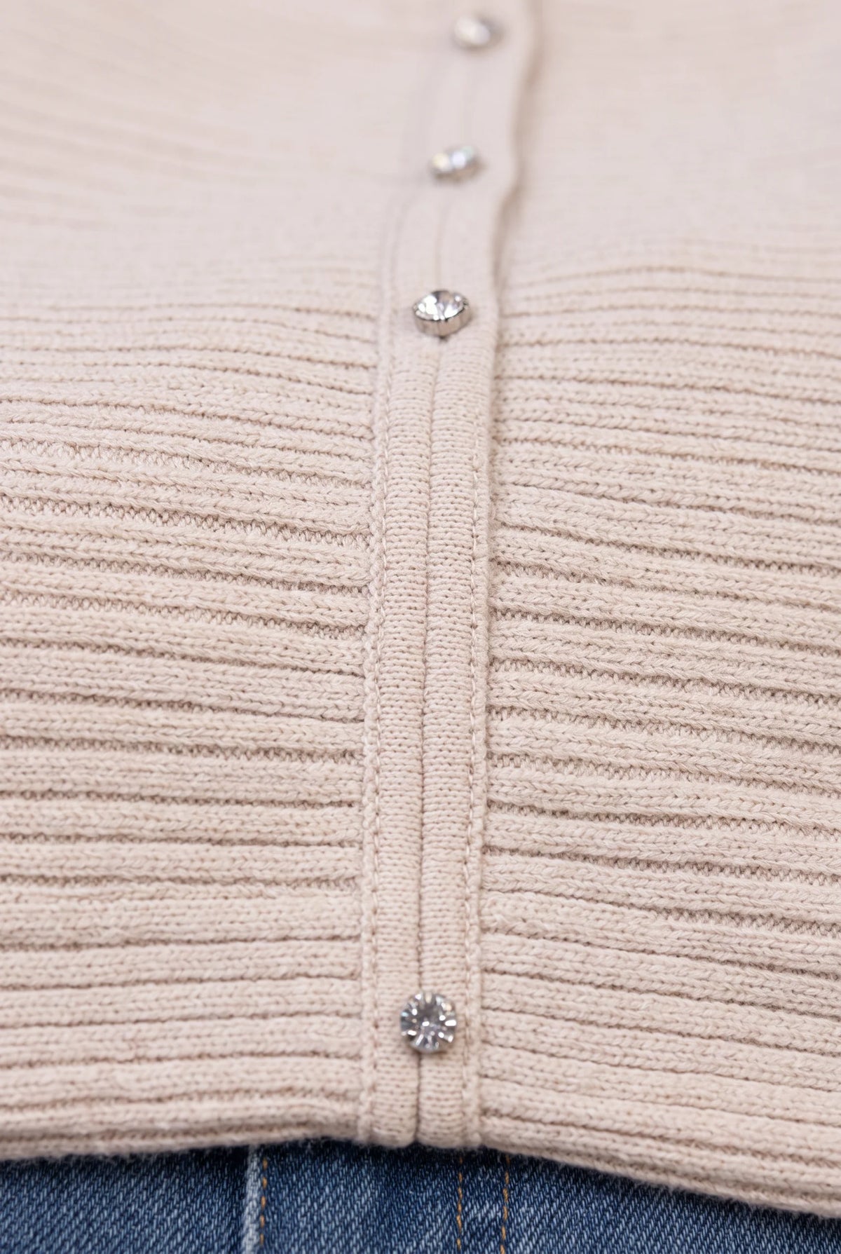 Women's Cardigan with V-Neck and Button-Up Design