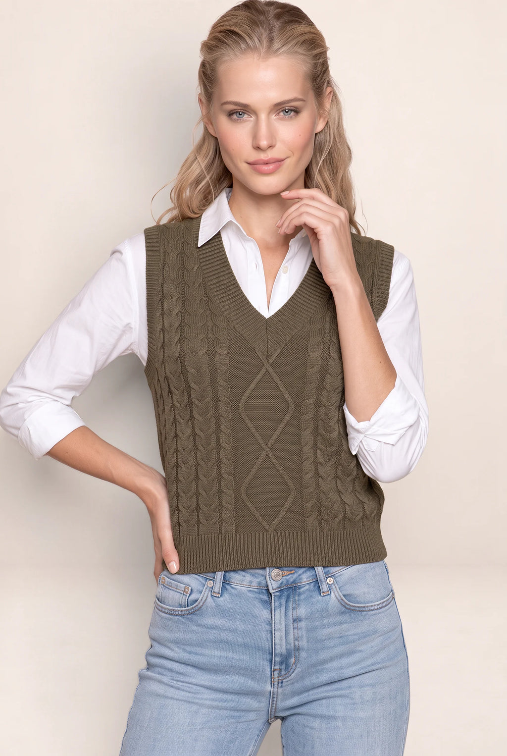 Women's Sleeveless Cable Knit Sweater Vest – V-Neck Knitted Waistcoat