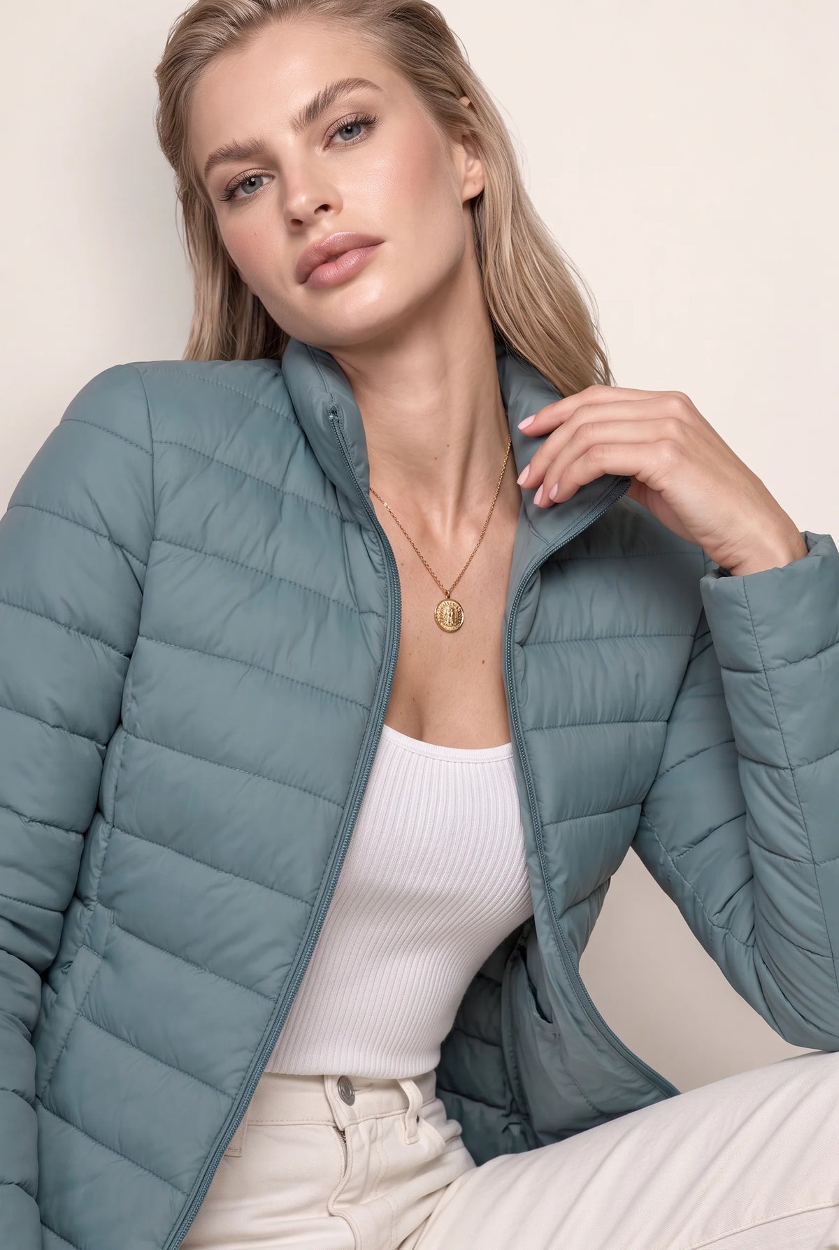 Women's Slim Fit Puffer Jacket -  Zip-Up Coat